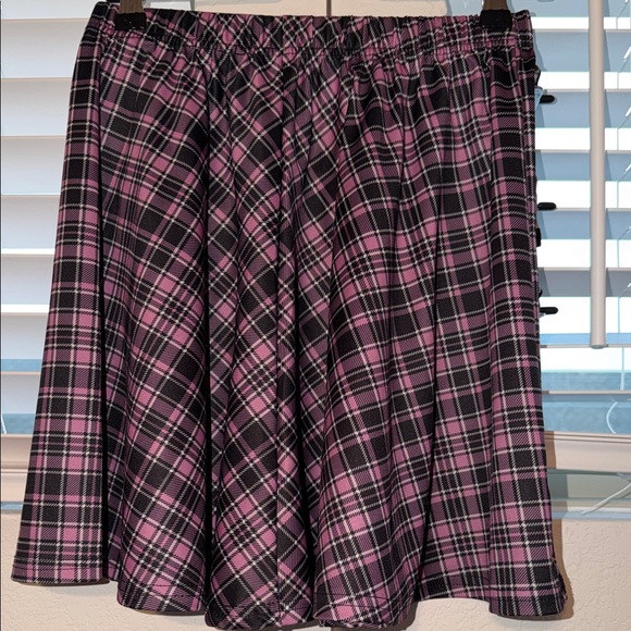 ROMWE Dresses & Skirts - ROMWE Pink and Black Plaid A-Line Skirt